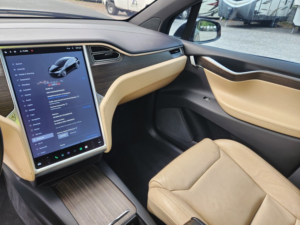 Tesla Model X P90D AWD, photo 8